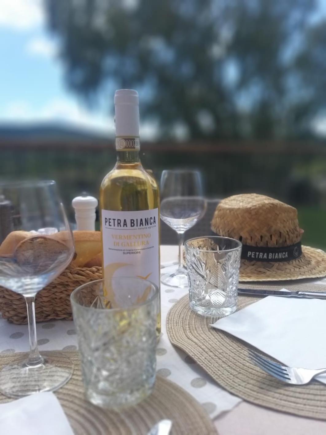 Tenuta Petra Bianca Palau Bagian luar foto