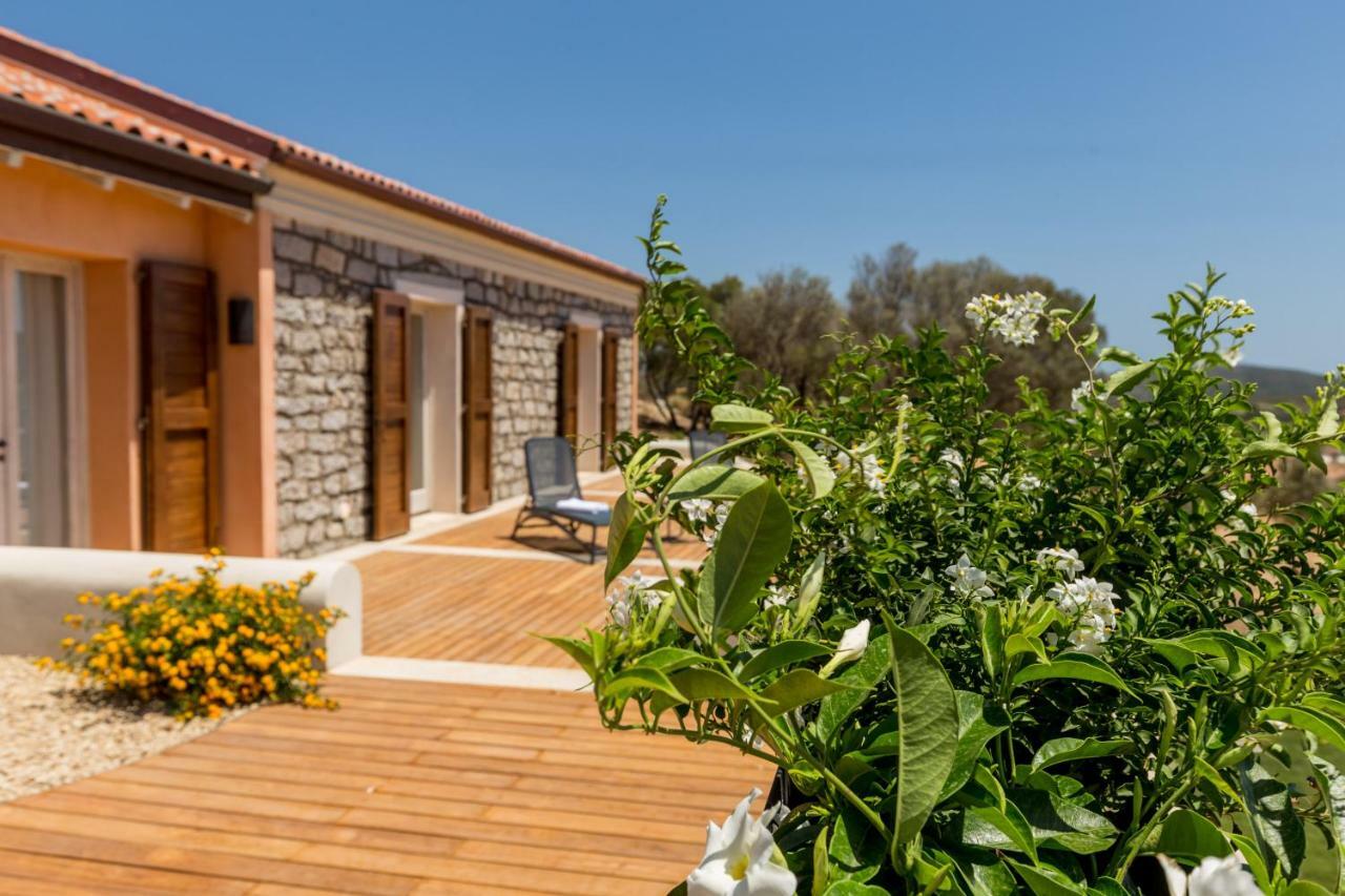 Tenuta Petra Bianca Palau Bagian luar foto