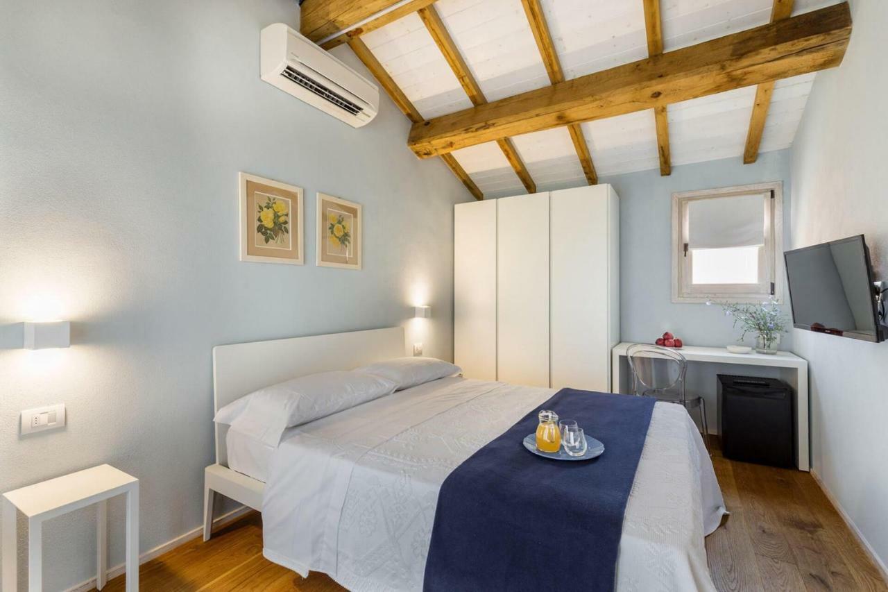Tenuta Petra Bianca Palau Bagian luar foto