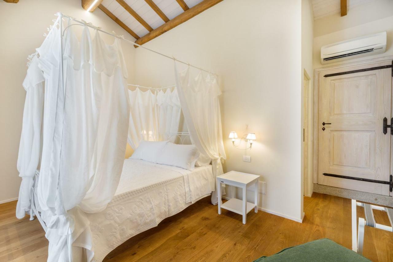Tenuta Petra Bianca Palau Bagian luar foto