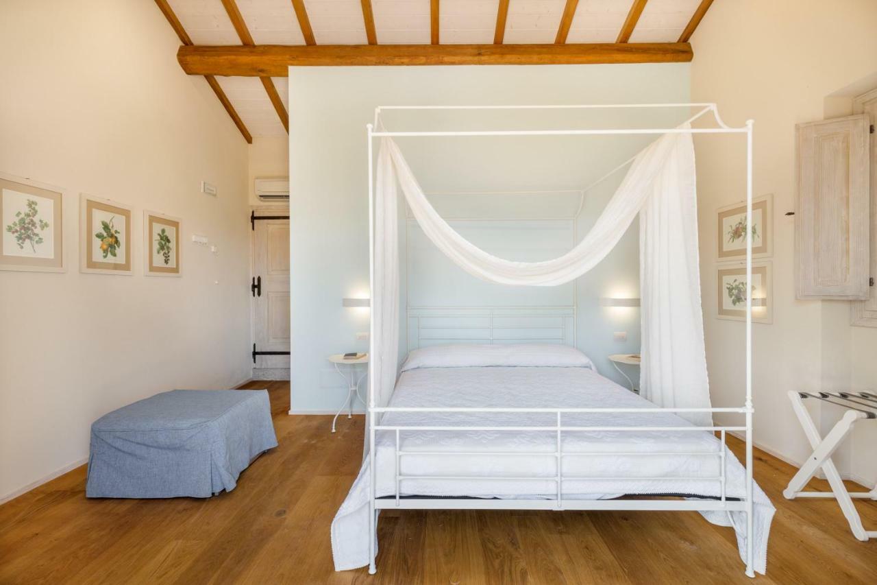 Tenuta Petra Bianca Palau Bagian luar foto