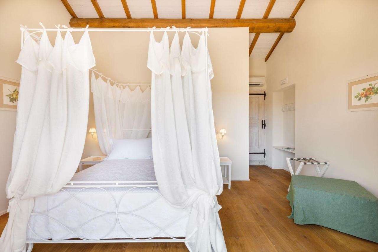Tenuta Petra Bianca Palau Bagian luar foto