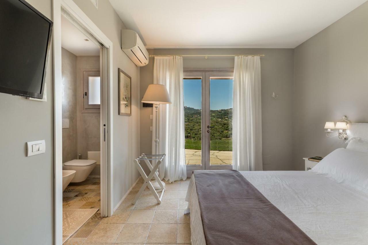 Tenuta Petra Bianca Palau Bagian luar foto